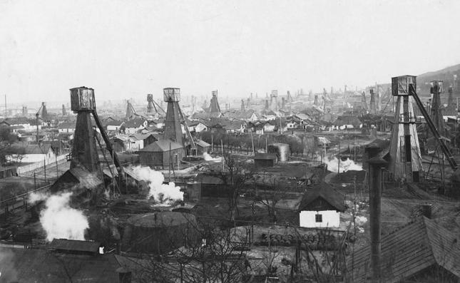 Galicyjskie złoża eksploatowano jeszcze długo po śmierci Łukasiewicza. Na zdjęciu Borysław w 1918 roku. Po I WŚ miasto znalazło się w woj. lwowskim. W 1928 roku z pobliskiego zagłębia wydobywano 84% ówczesnego polskiego wydobycia ropy