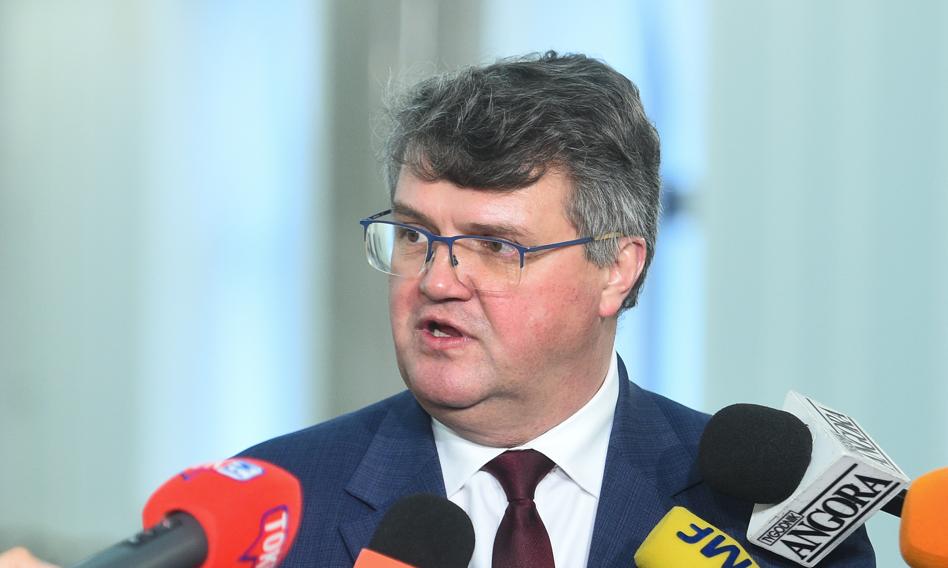 Co z mandatem poselskim po Wąsiku? Hołownia zabrał głos