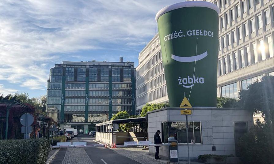 Żabka nie zakłada negatywnych zawirowań na rynku w IV kw. W '25 spodziewa się poprawy nastrojów konsumenckich