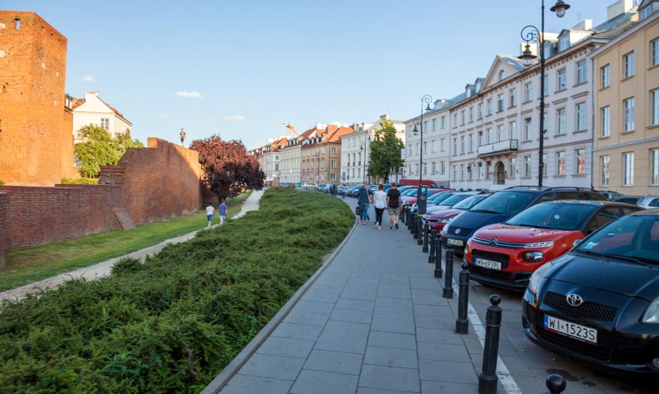 Warszawa na ostatniej prostej do strefy czystego transportu. Straż miejska z gotowymi bloczkami