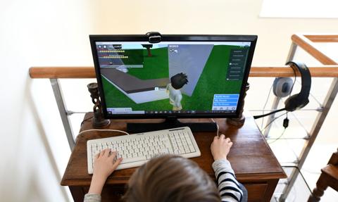 Wirtualny kalifat w Robloksie i Minecrafcie. Tak terroryści werbują polskie dzieci