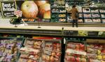 Tesco i Netto naciskają na dostawców, by rezygnowali z plastikowych opakowań