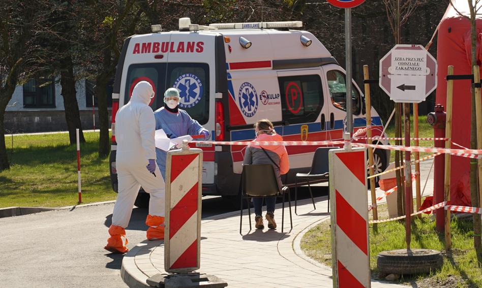 "Ten tydzień będzie decydujący". Lockdown czy tylko restrykcje?