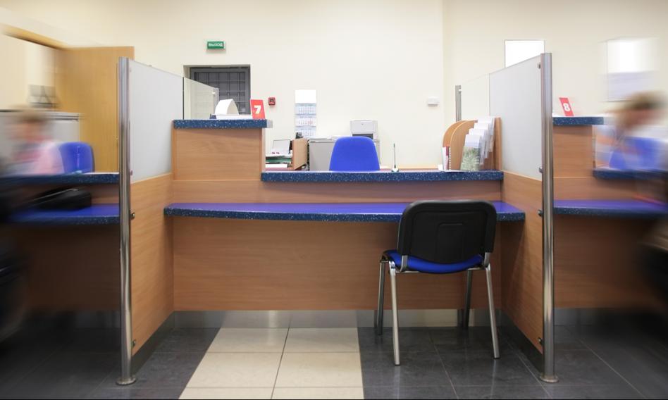 Znów rośnie zatrudnienie w bankach. Ale placówek coraz mniej