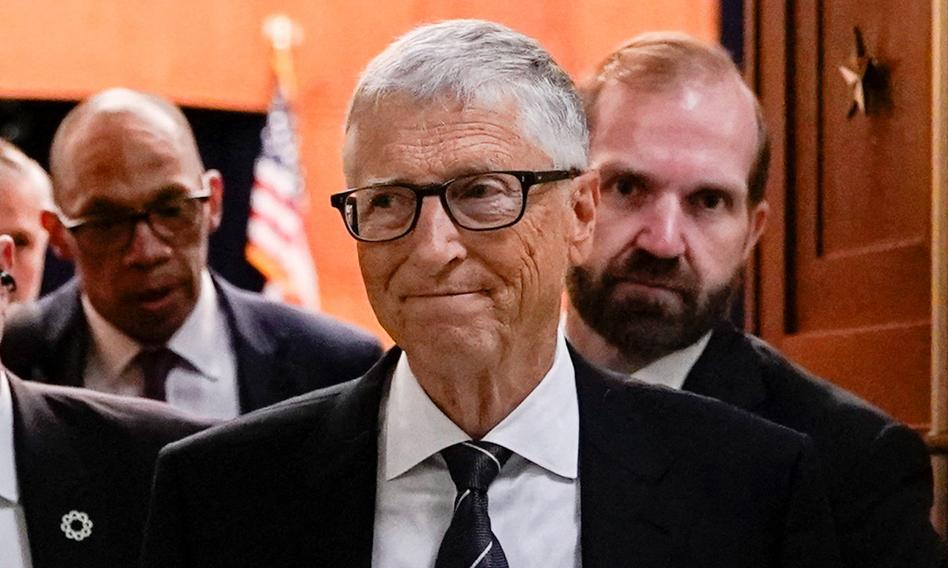 Mroczna wizja Billa Gatesa. Twórca Microsoftu ostrzega: Sztuczna inteligencja jest jak obca cywilizacja