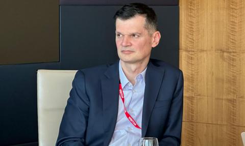 Ekspansja w cieniu niepewności. Tak polskie firmy podbijają rynki globalne przez brytyjski most