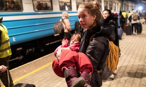 12 tys. zł na dziecko. Uchodźcy z Ukrainy mogą już składać wnioski o rodzinny kapitał opiekuńczy