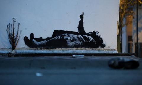 Przejmujący obraz świąt według Banksy’ego. Dwa nowe murale w Londynie
