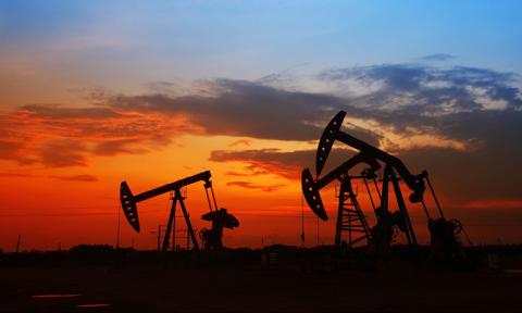 Ceny ropy naftowej lekko rosną; napięcia na Bliskim Wschodzie utrzymują się