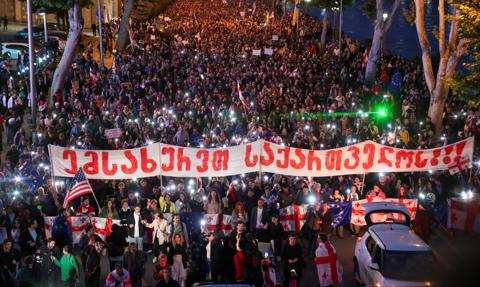 UE wstrzymuje przelewy do Gruzji. To wynik nieprzestrzegania standardów demokratycznych