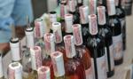 Polacy znowu chętnie kupują wina owocowe