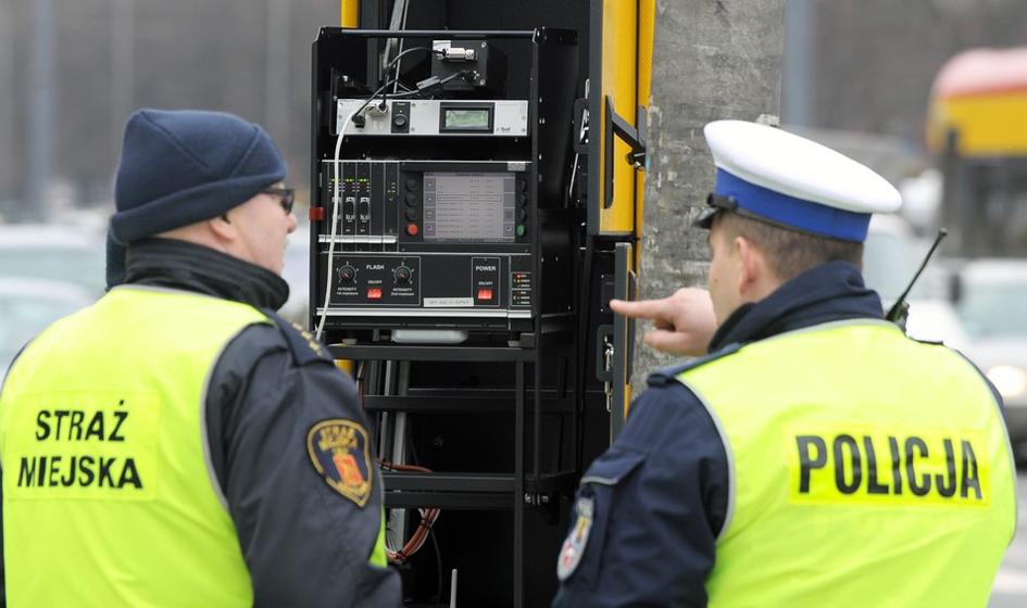 Samorządy stracą miliony na likwidacji mobilnych fotoradarów