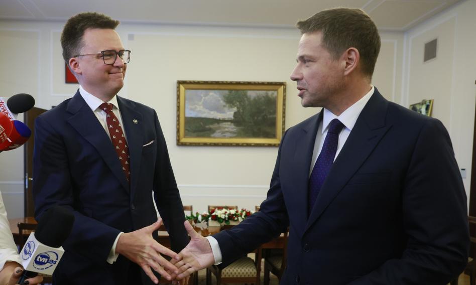 "Jasna i czytelna deklaracja". Hołownia oficjalnie poparł Trzaskowskiego