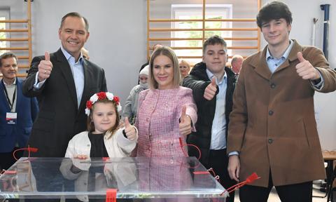 Każdy głos się liczy. Kto zyskał na pomyłkach komisji?