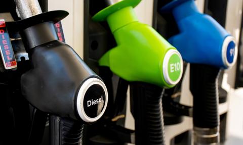 Paliwa drożeją przed majówką. Diesel przebija barierę 7 złotych na weekend