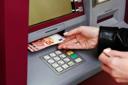 Jaką prowizję zapłacisz za wypłatę z bankomatu za granicą?