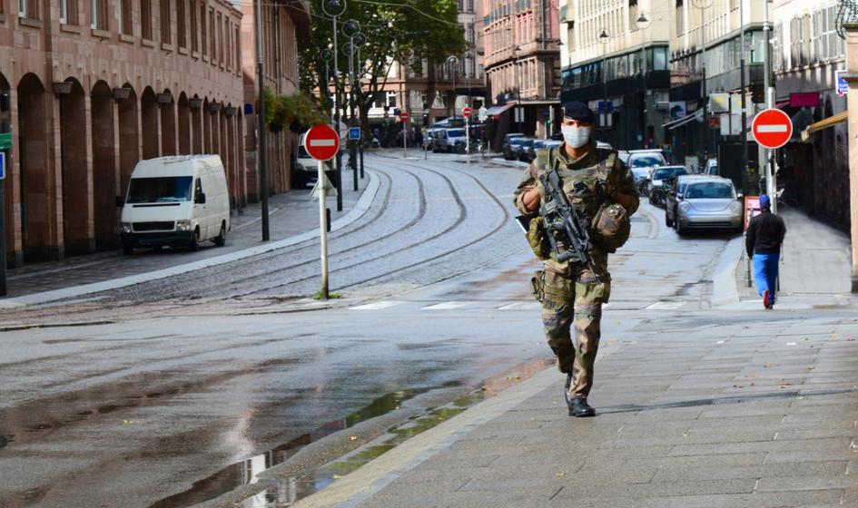 Czas pracy wojska miałby być ograniczony. Spór TSUE-Francja