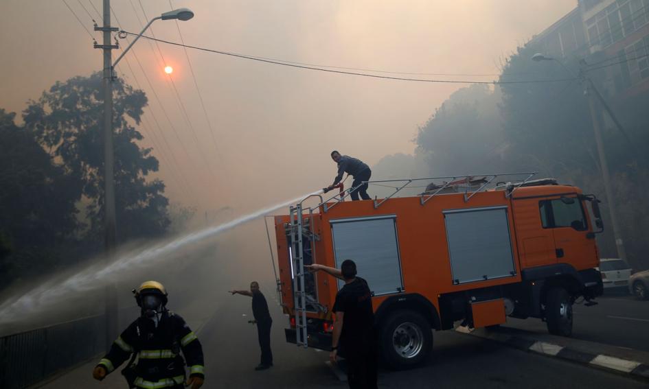 Izrael: pożar w okolicach Hajfy opanowany. Ewakuowani wracają do domów