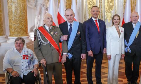 „Nigdy nie czułem się osamotniony”. Andrzej Poczobut odebrał Order Orła Białego
