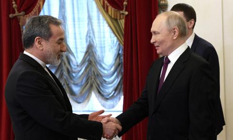 Rosyjsko-irański sojusz 2.0. Putin zapowiada strategiczne wsparcie dla Teheranu w dobie wojny