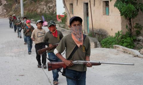 Wojna gangów paraliżuje życie w Meksyku. Zamknięte szkoły, puste sklepy