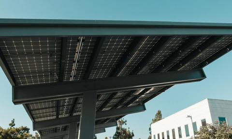 33 ha fotowoltaiki w Poznaniu. Ministerstwo Rozwoju: Nie ma przysz艂o艣ci bez taniej i dost臋pnej energii odnawialnej