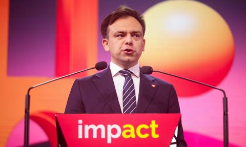 Doma艅ski: PKB Polski ro艣nie szybciej ni偶 艣rednia UE