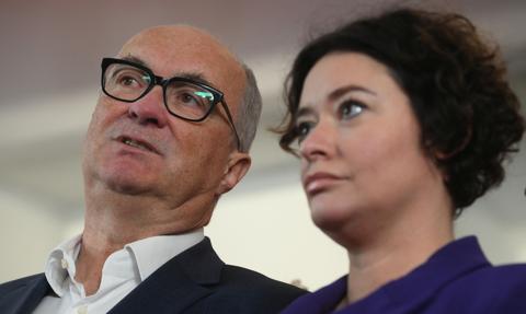 Koniec z "trzymaniem gotówki w ścianach". Lewica chce opodatkować trzecie i kolejne mieszkanie