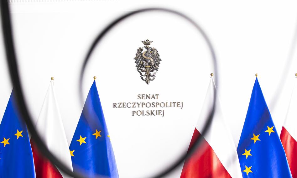 Polacy negatywnie o polityce. Senat o włos ratuje honor instytucji