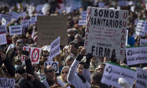 Oszczędności w służbie zdrowia. Hiszpanie masowo protestują