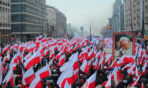 Marsz Niepodległości nazwany marszem nazistów. Norweska telewizja przeprasza