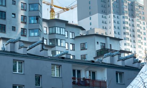 Coraz mniej kupujących na rynku pierwotnym. Ale oferta rośnie