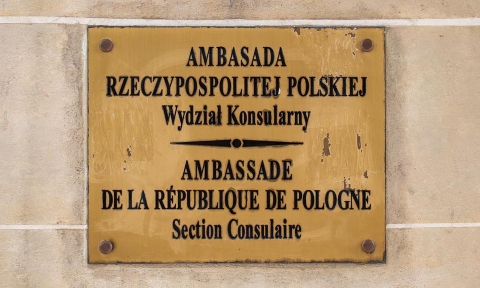 MSZ skarży się na upolitycznioną dyplomację. Przyczyny wojny na ambasadorów