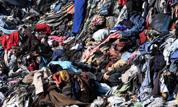 Jeansy za 14 zł. Tak firmy uczą klientów zero-waste