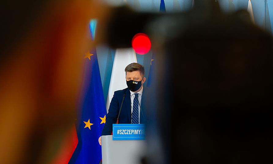 Szczepienia w zakładach pracy opóźnione przez brak dostaw szczepionek