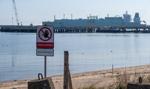 Rząd zamknął plażę, bo chroni LNG. Kilkaset osób może stracić pracę