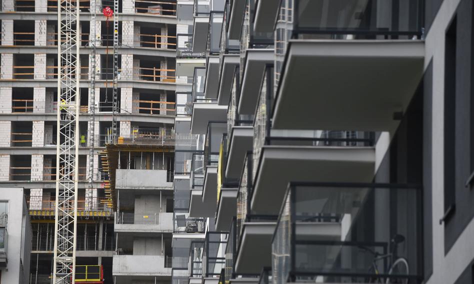 Betonoza, balkon w balkon czy okno z widokiem na ścianę. Rząd ma zamiar walczyć z "patodeweloperką"