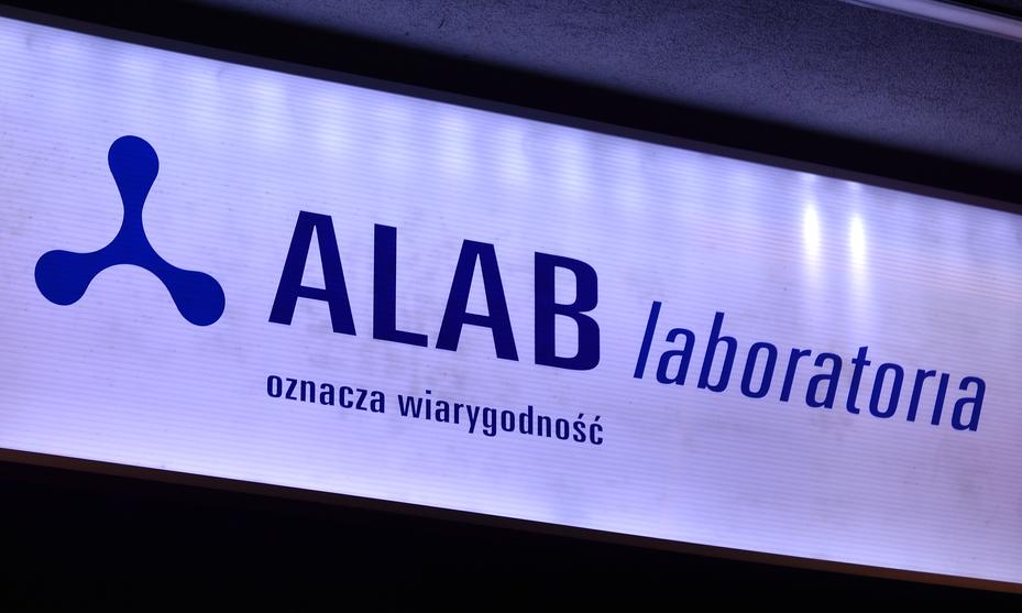 Hakerzy włamali się ALAB. Do sieci wyciekły dane medyczne kilkudziesięciu tysięcy Polaków