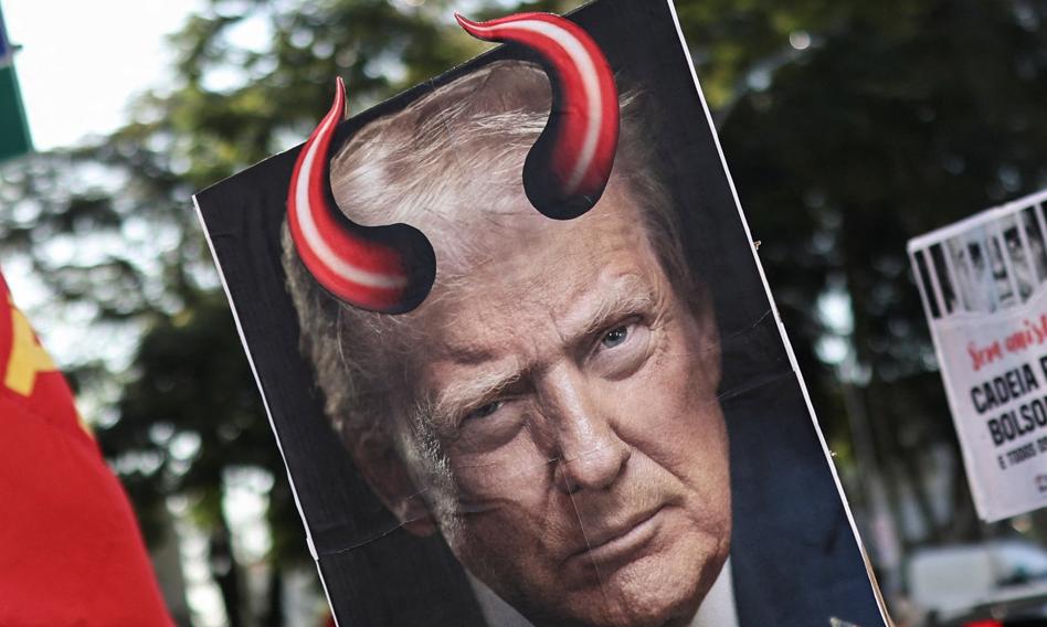 Prezydent USA cli, a świat reaguje. Szwajcarzy chcą negocjować, Chiny odpowiadają