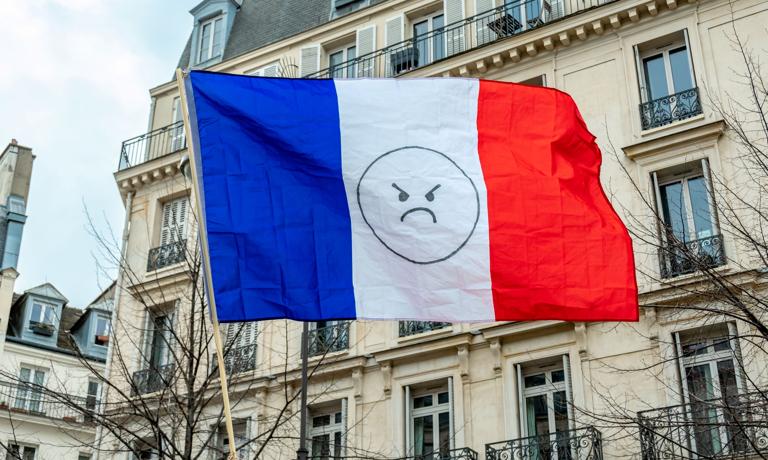 Manifestations contre l’extrême droite en France.  Ils sont blessés