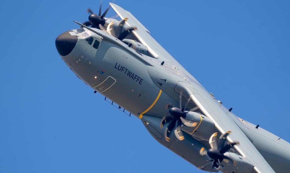 Szczątki drona tuż przy lotnisku Luftwaffe. Niemieckie służby stają na głowie