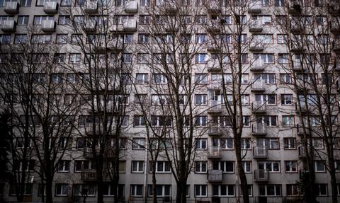Budynki z wielkiej płyty miały służyć 40-70 lat, części termin ważności już wygasł. "Przyjazne osiedle" pomoże?