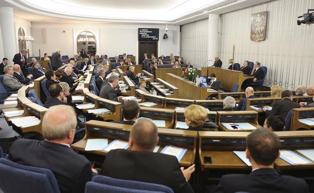 Senat za podniesieniem do 6,6 tys. zł kwoty wolnej od podatku dla najmniej zarabiających