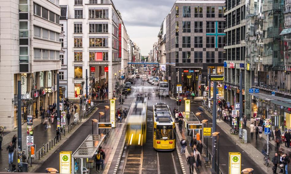 Jakim autem wjedziemy do centrum Berlina lub Wiednia? Analiza stref niskiej emisji spalin w europejskich stolicach