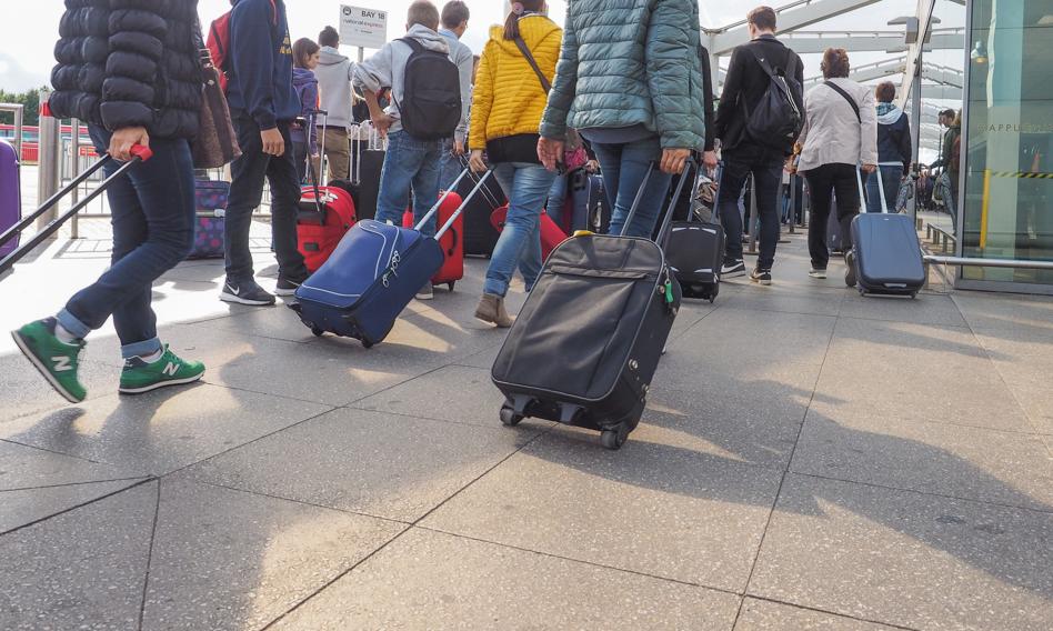 Mniej chętnych do pracy za granicą. Przez wyższe płace i pandemię