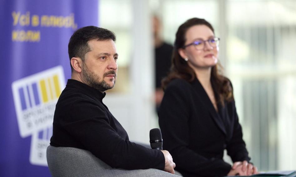 Zełenski oskarżany o autorytarne zapędy po akcjach antykorupcyjnych