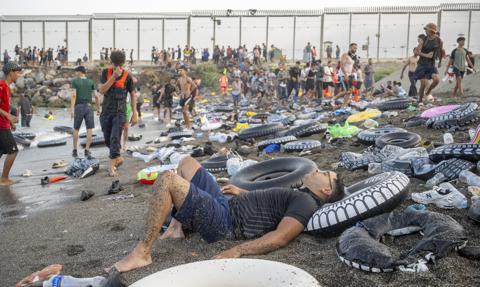 Opozycja odmawia przyjęcia małoletnich migrantów z Ceuty. "Niech wyjdą tą samą drogą"