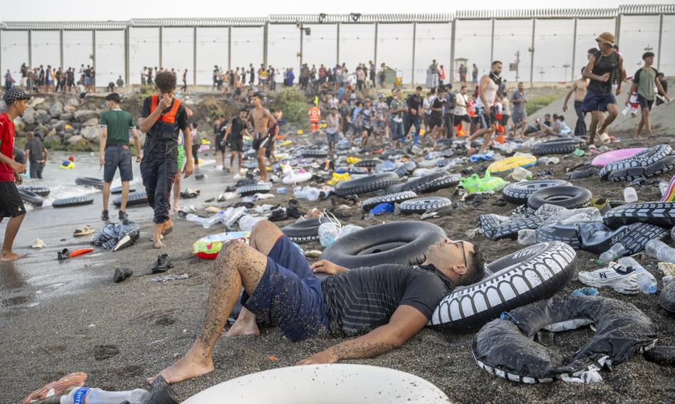 Hiszpańska opozycja odmawia przyjęcia nieletnich migrantów z Ceuty