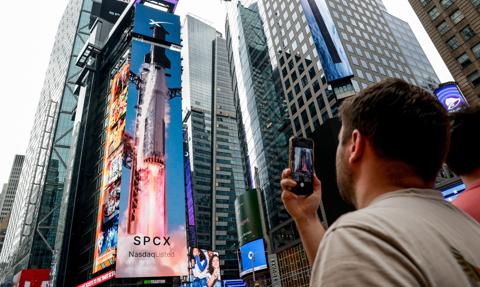 SpaceX już na giełdzie. Elon Musk pierwszym na świecie bilionerem