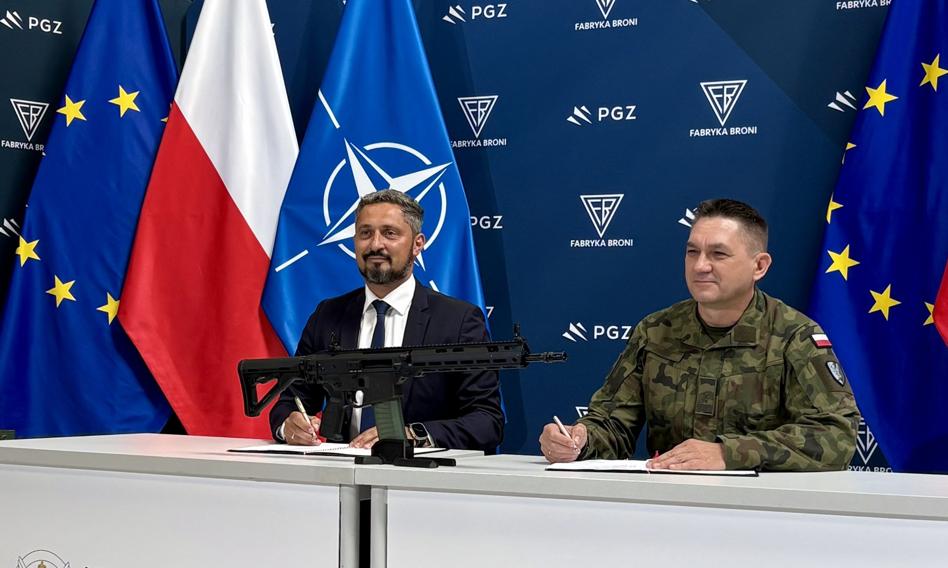 MON podpisał umowę na karabinki Grot A3 — zbrojeniówka ma napędzać gospodarkę